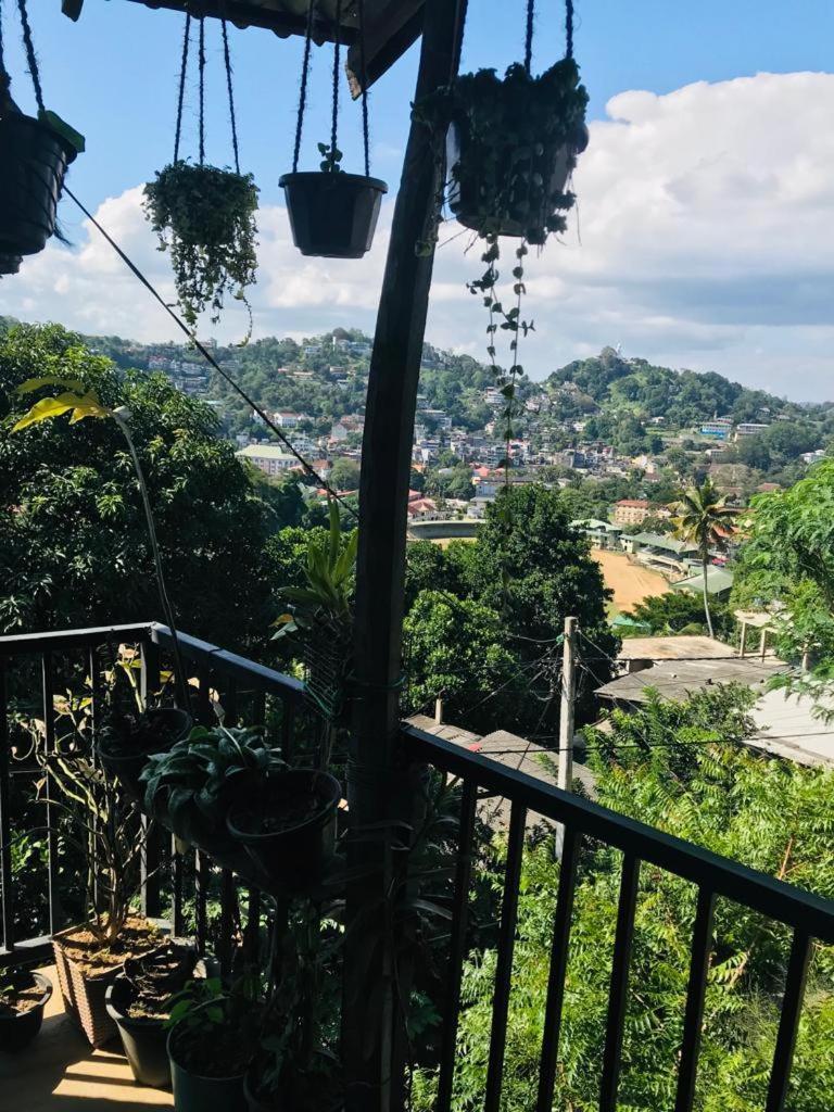 S V Homestay Kandy Exterior photo
